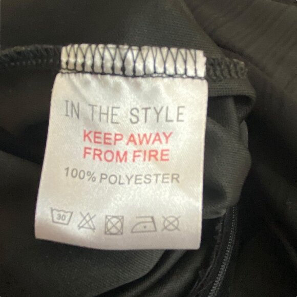 In the Style Black Romper Size 6 Plunge Sleeveless Mini Shorts - Picture 10 of 10